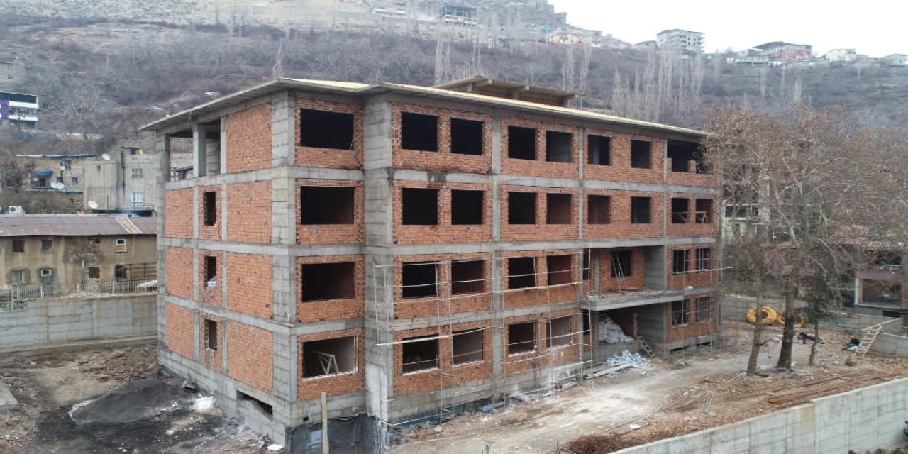 Uludere’de Eğitime Büyük Yatırım: 12 Derslikli İlkokulun İnşası Sürüyor