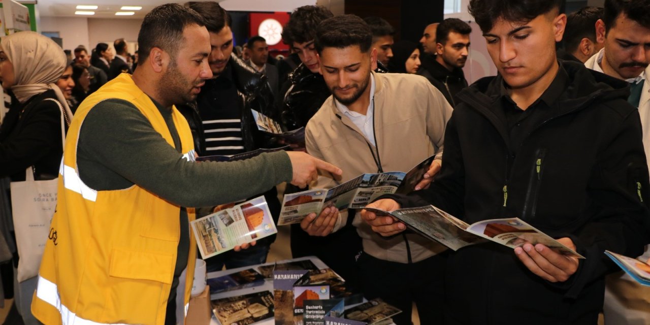 Güneydoğu kariyer fuarında sıcak çorba ikramı yapıldı
