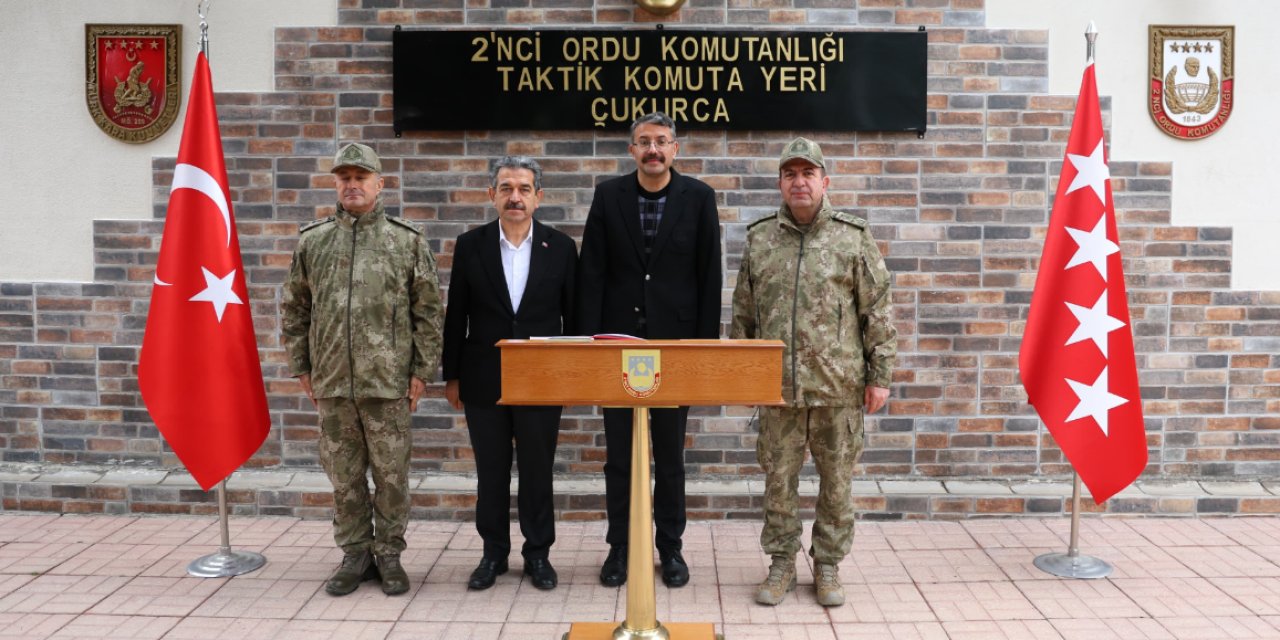 Şırnak ve Hakkâri Valileri, Çukurca'daki taktik komuta yerini ziyaret etti