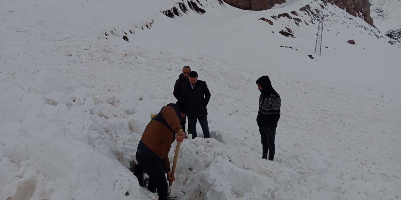 Şırnak'ta çığ altından sağ kurtulan kepçe operatörü: O anları anlattı