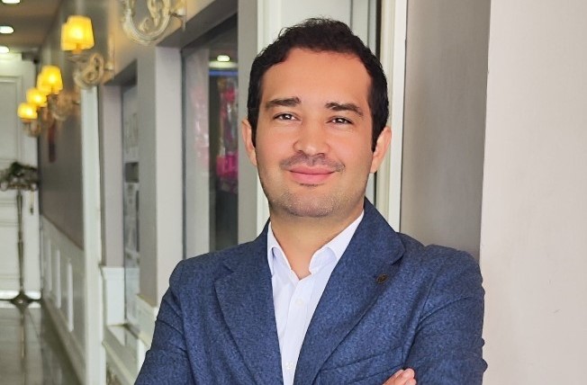CİZRE NERGİSİ KOKAN ŞİİRLER: “CİZRE ŞİİRLERİ, NÊRGİZA MEST Û XERAMAN”