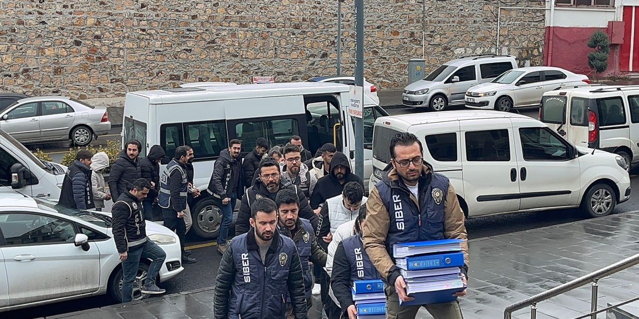 İnternet üzerinden 500 milyon TL'lik dolandırıcılığa 32 tutuklama