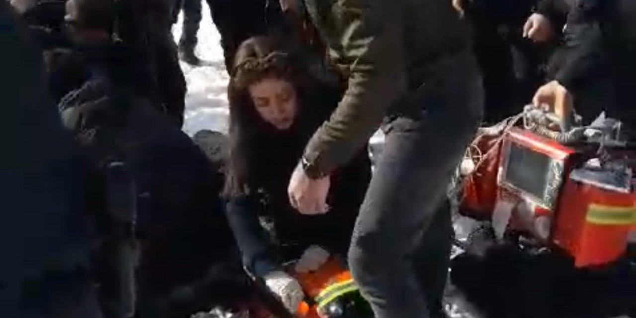 Yüksekova'da başıboş köpek dehşeti: Küçük çocuk ağır yaralandı