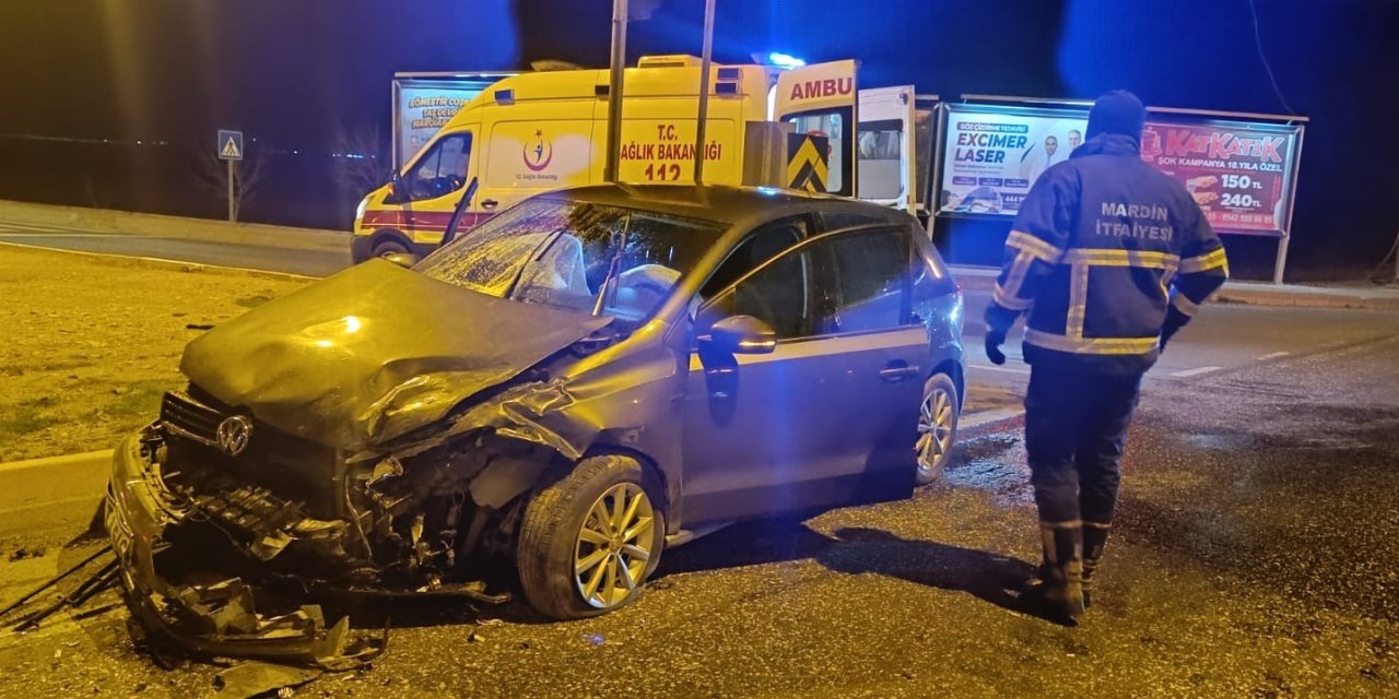 Nusaybin'de otomobiller çarpıştı
