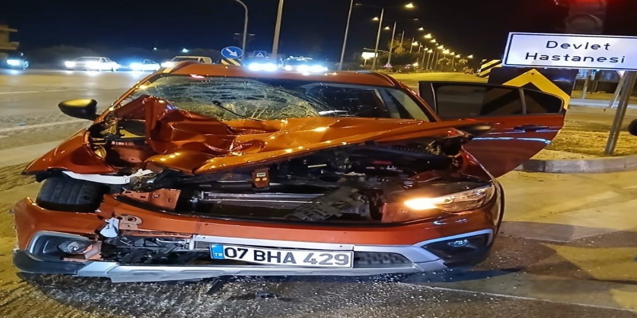 Otomobil yayalara çarptı: 2 ölü
