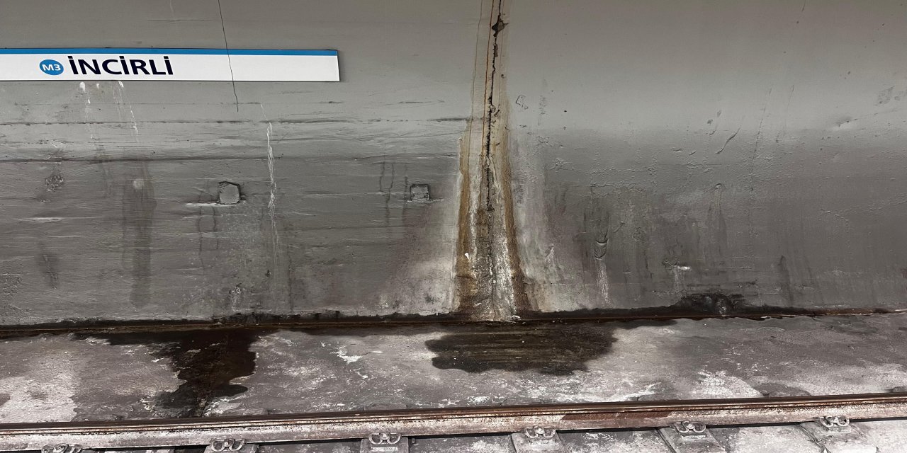 İSKİ şebekesi patladı, su metro istasyonuna doldu