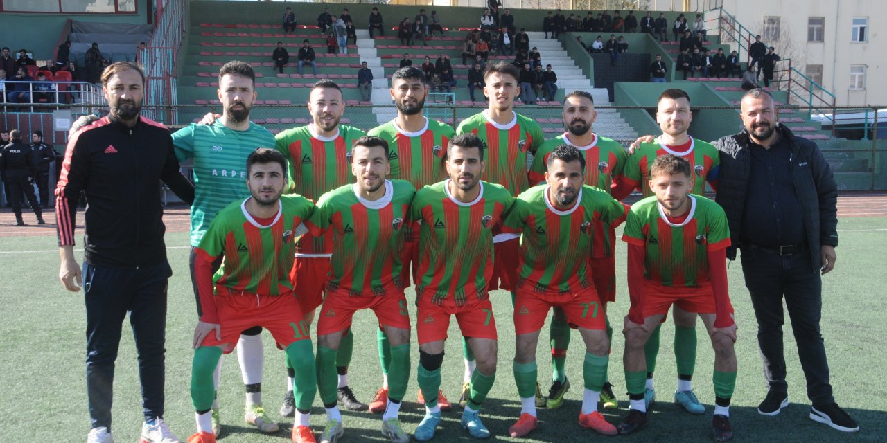 Cizre derbisini Botan Spor 8-1 kazandı
