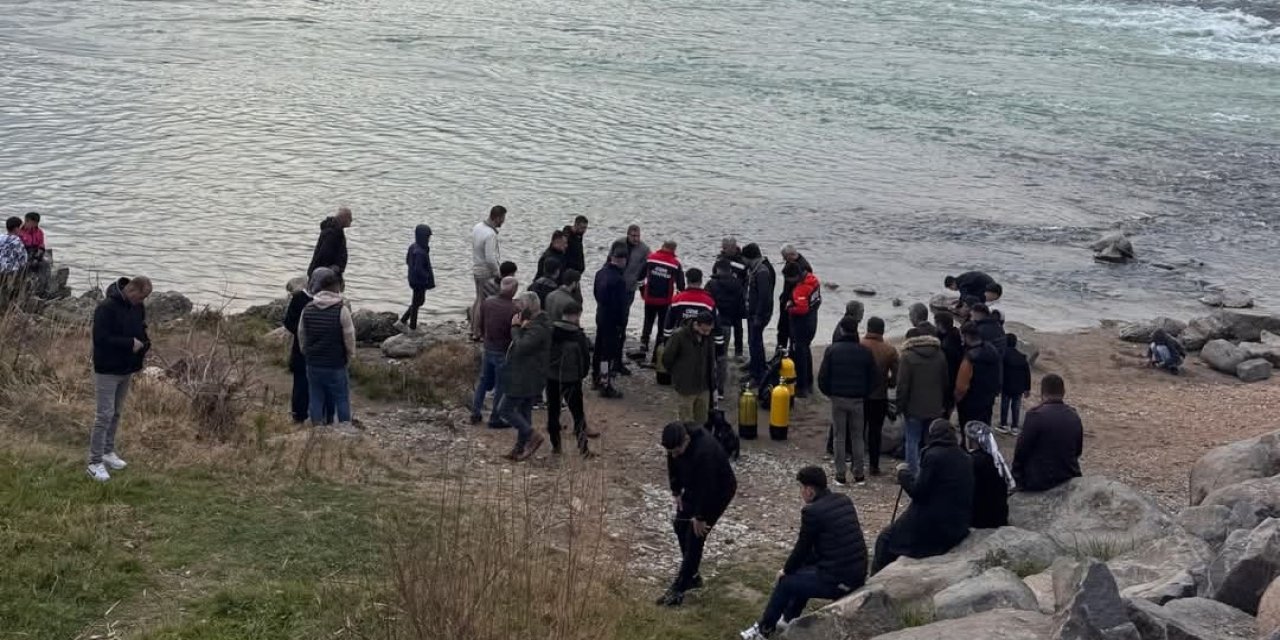 Cizre’de genç bir kızın Dicle nehrine atladığı iddiası!