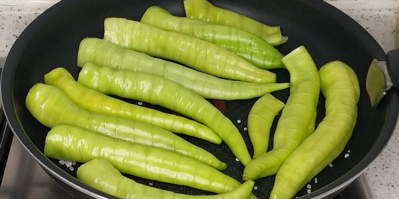 Tavada yağ çekmeden biber kızartması nasıl yapılır? Aynı közde yapılmış gibi oluyor