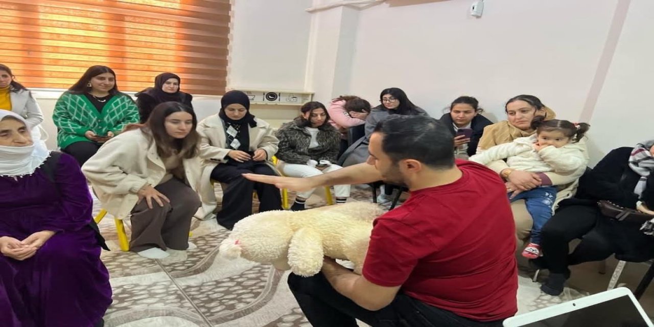Silopi’de ev hanımlarına temel ilk yardım eğitimi verildi