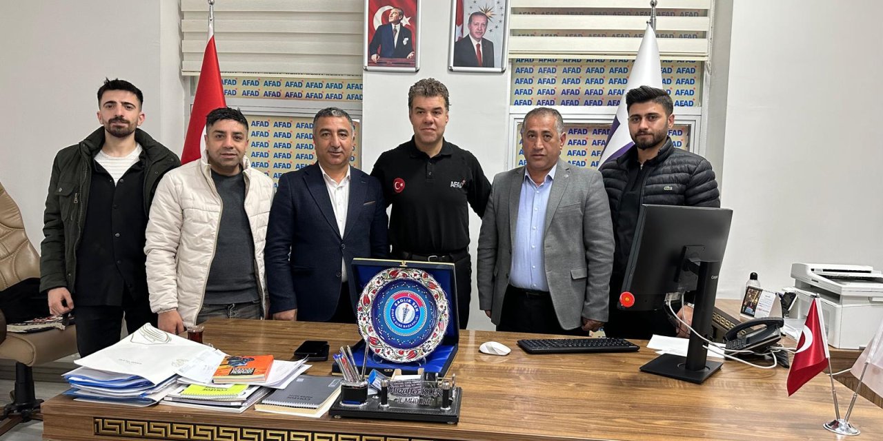 Sağlık-Sen Şırnak Şubesinden, AFAD İl Müdürüne Plaket