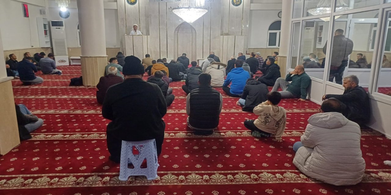 Silopi Gümrük Lojmanı Camii'nde beraat kandili