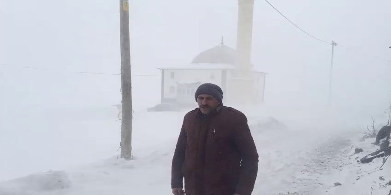 Kar Erzurum’da köyleri esir aldı