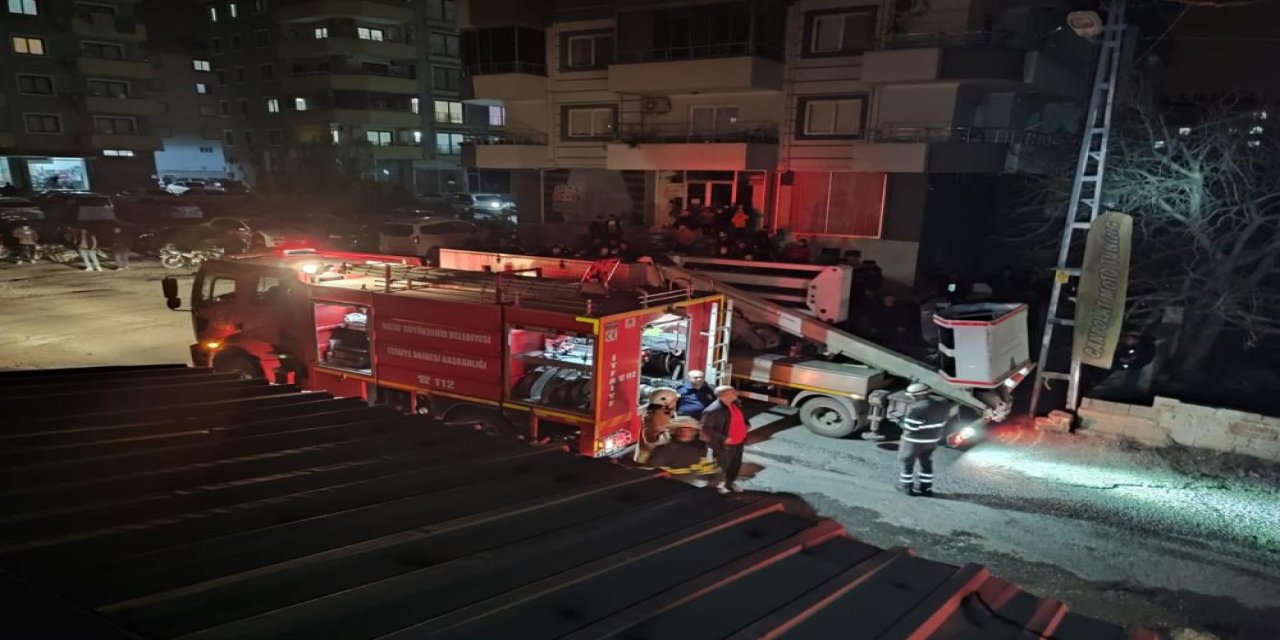 Alevlere teslim olan tamircideki 30 motosiklet yandı