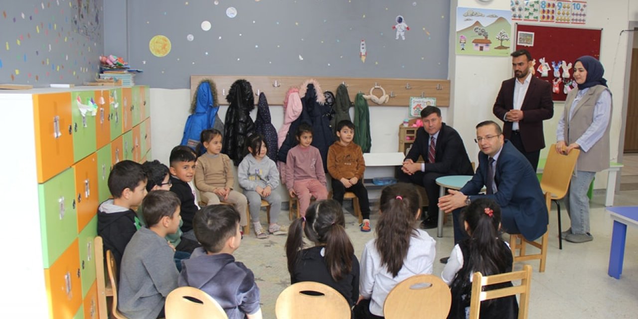 Kaymakam Baycar, 100.Yıl İlkokulunu ziyaret etti