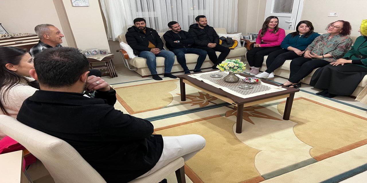 Silopi’de iz bırakan Derya öğretmene öğrencilerinden sürpriz