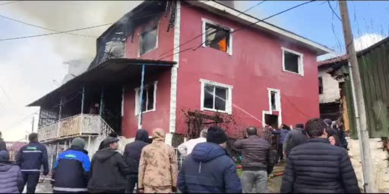 Bolu'da baca yangını evi küle çevirdi