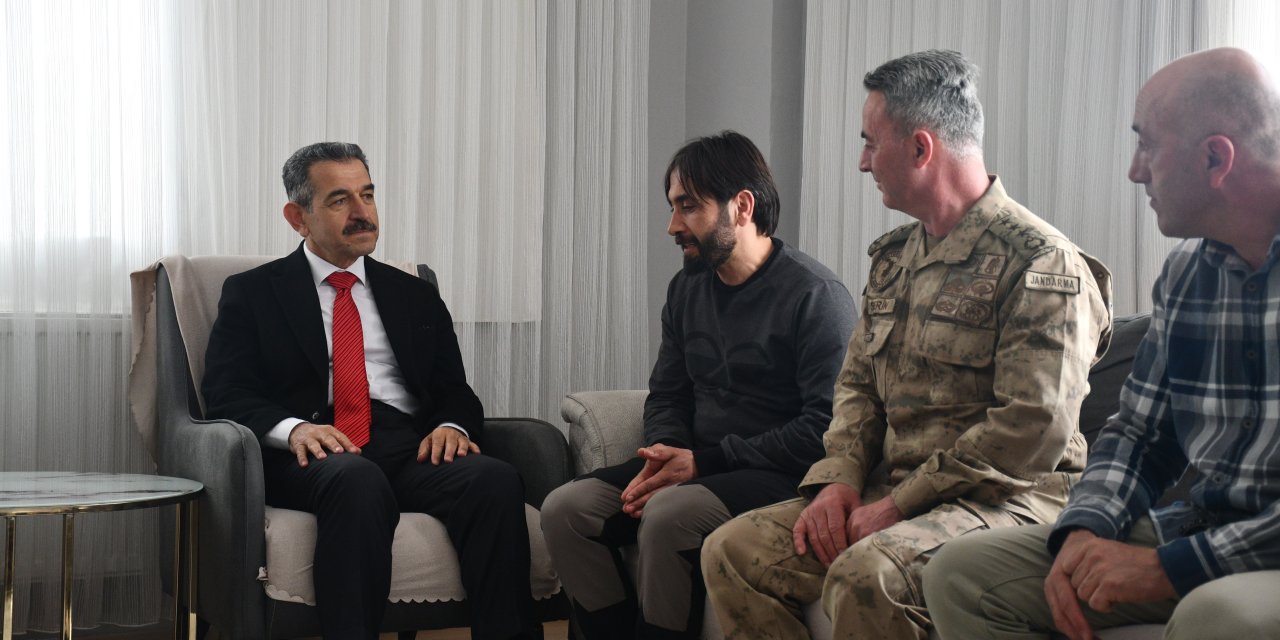 Vali Ekici'den çığ altında kalan operatöre ziyaret