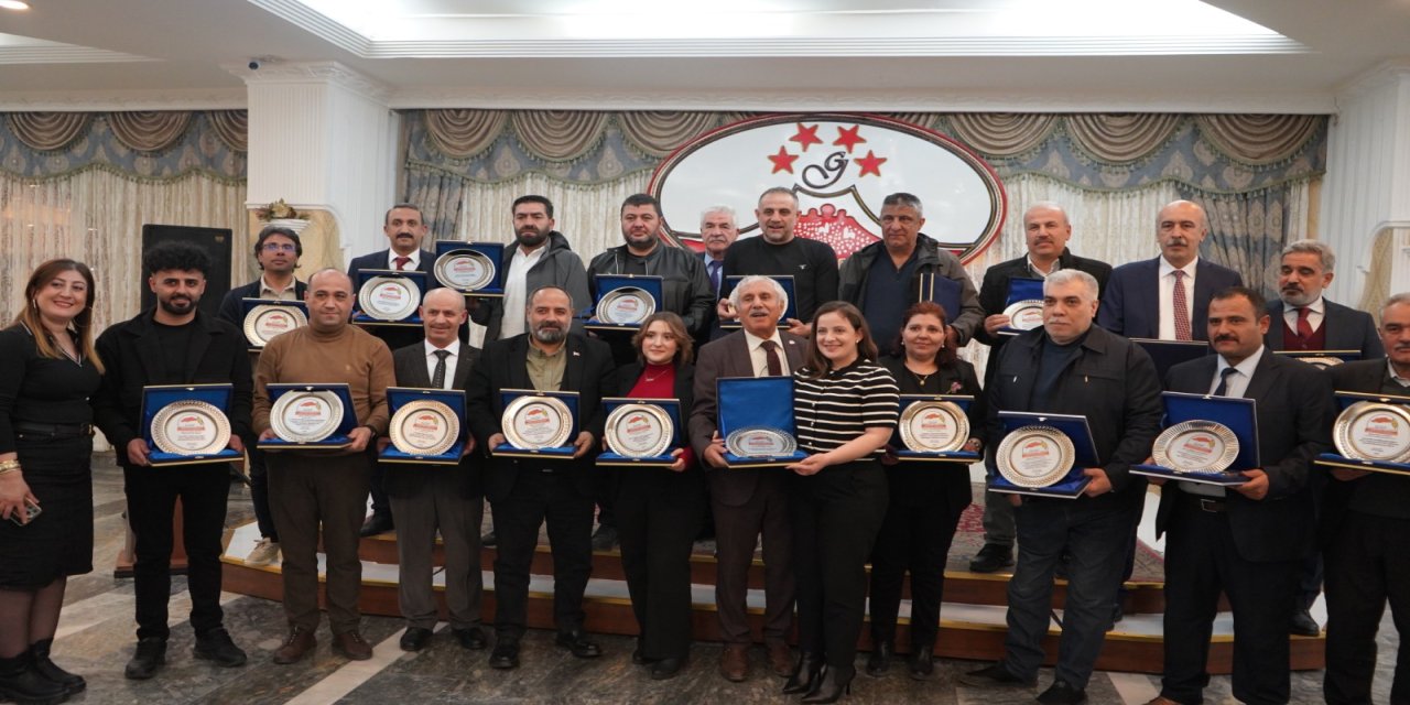Şırnaklı Gazeteci Rahmet Yürük, GGF Ödülünü Aldı!