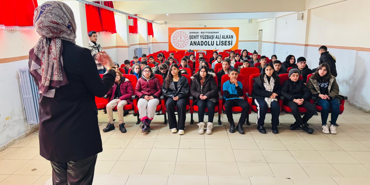 Beytüşşebap'ta ortaokul öğrencilerine sınav semineri