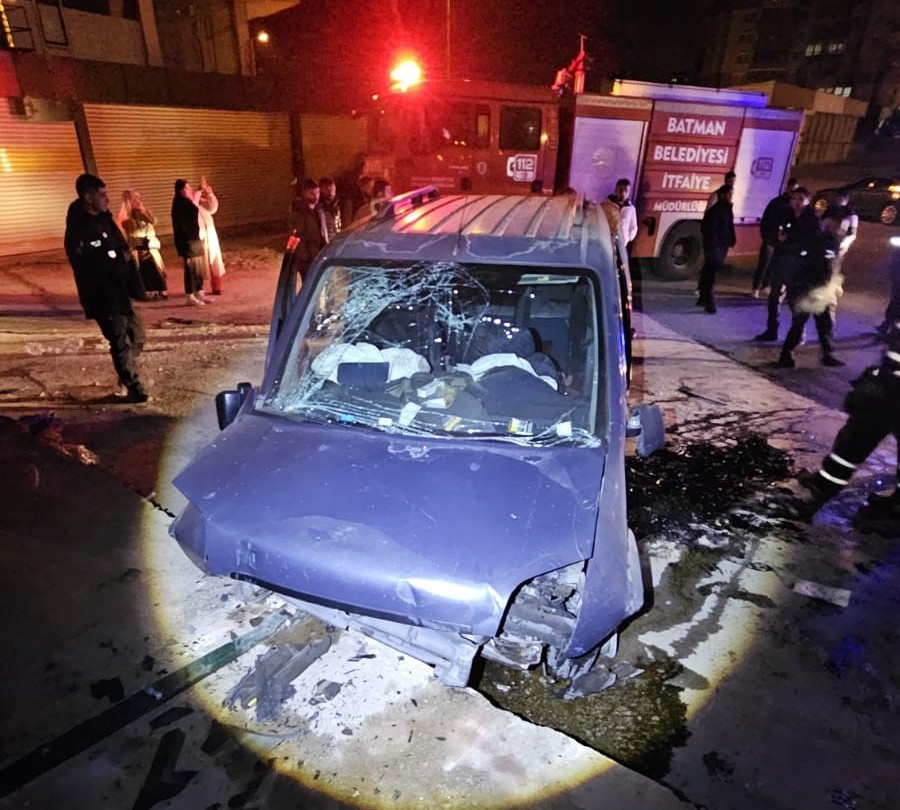 Batman’da kamyonet takla attı: 4 yaralı