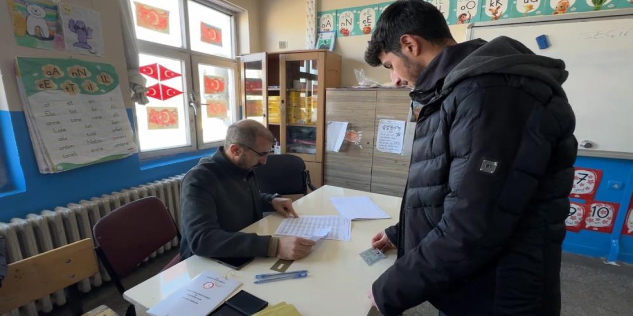 Yüksekova’da bir köy mahalle statüsüne geçti: Muhtarlık seçimi yapılıyor