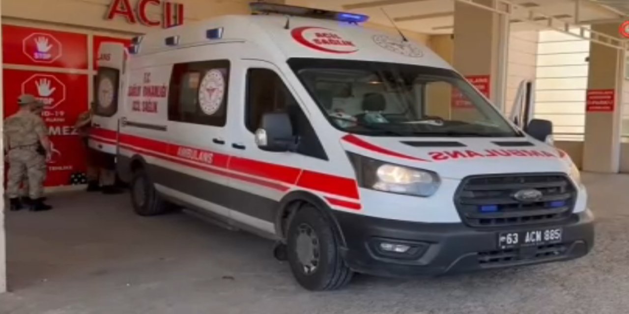 Hafif ticari araç devrildi: 1 ölü, 2 yaralı