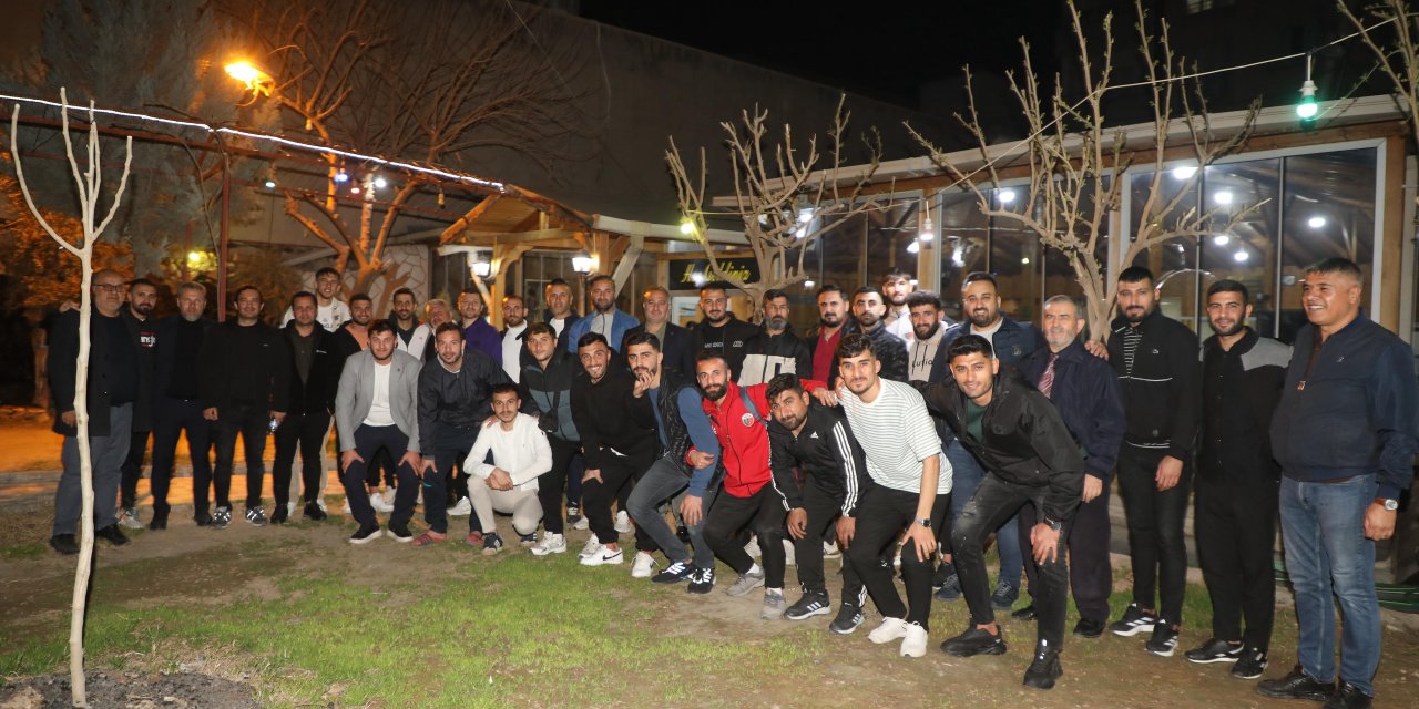 Cizre Botan Spor'da yönetim, teknik heyet ve futbolcular iftarda buluştu