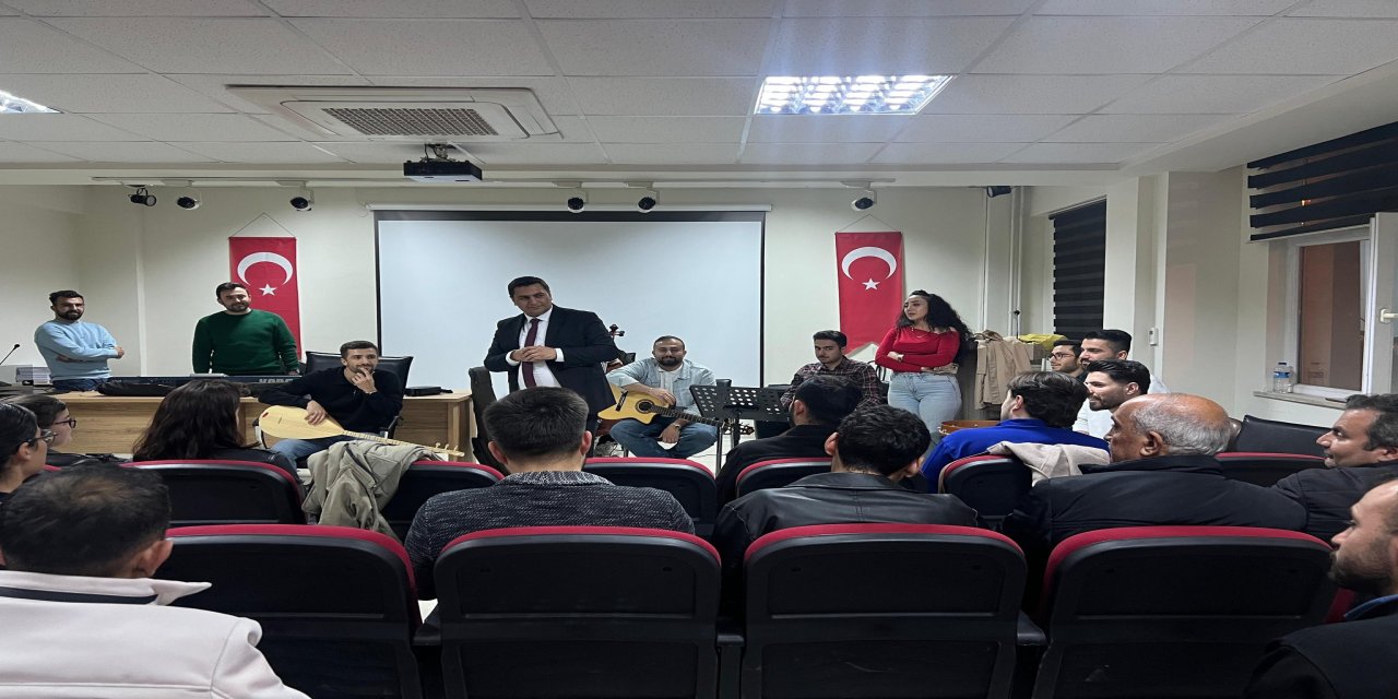 Cizre Öğretmen Korosu'ndan Müzik Ziyafeti