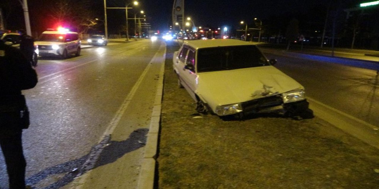 Malatya’da kontrolden çıkan Tofaş refüje çıktı: 1 yaralı