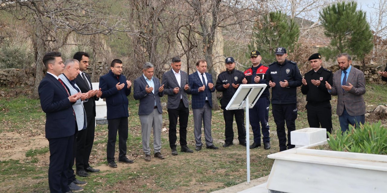 21 Yıl önce Şırnak'ta şehit olan asker memleketi Aydın'da mezarı başında anıldı