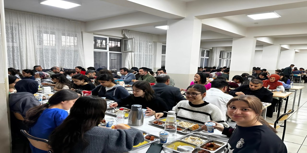 Cizre Fen Lisesi'nde "İftarda Konuşalım" Etkinliği Düzenlendi