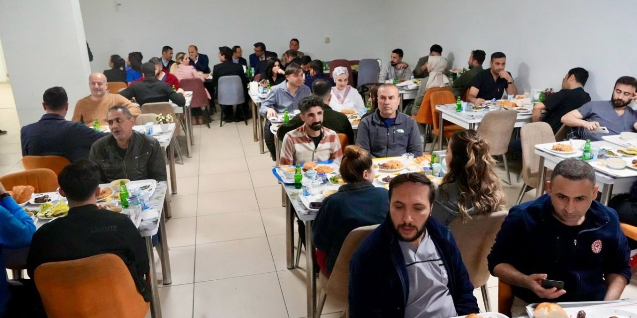 Cizre Kaymakamı, Sağlık Çalışanları ile iftarda buluştu