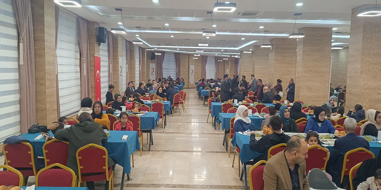 Şırnak’ta Anlamlı Buluşma: Yetimler ve Yardıma Muhtaç Aileler İçin İftar Sofrası Kuruldu