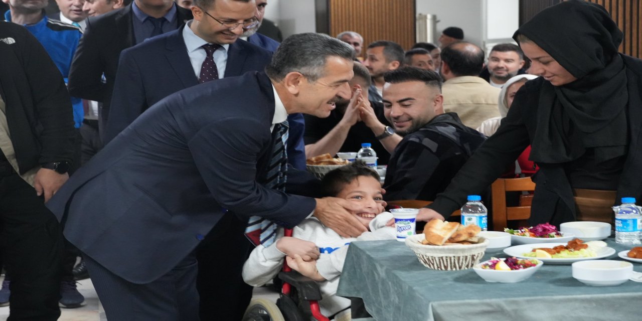 Şırnak Valisi Birol Ekici, Cizre'de İftar Programına Katıldı