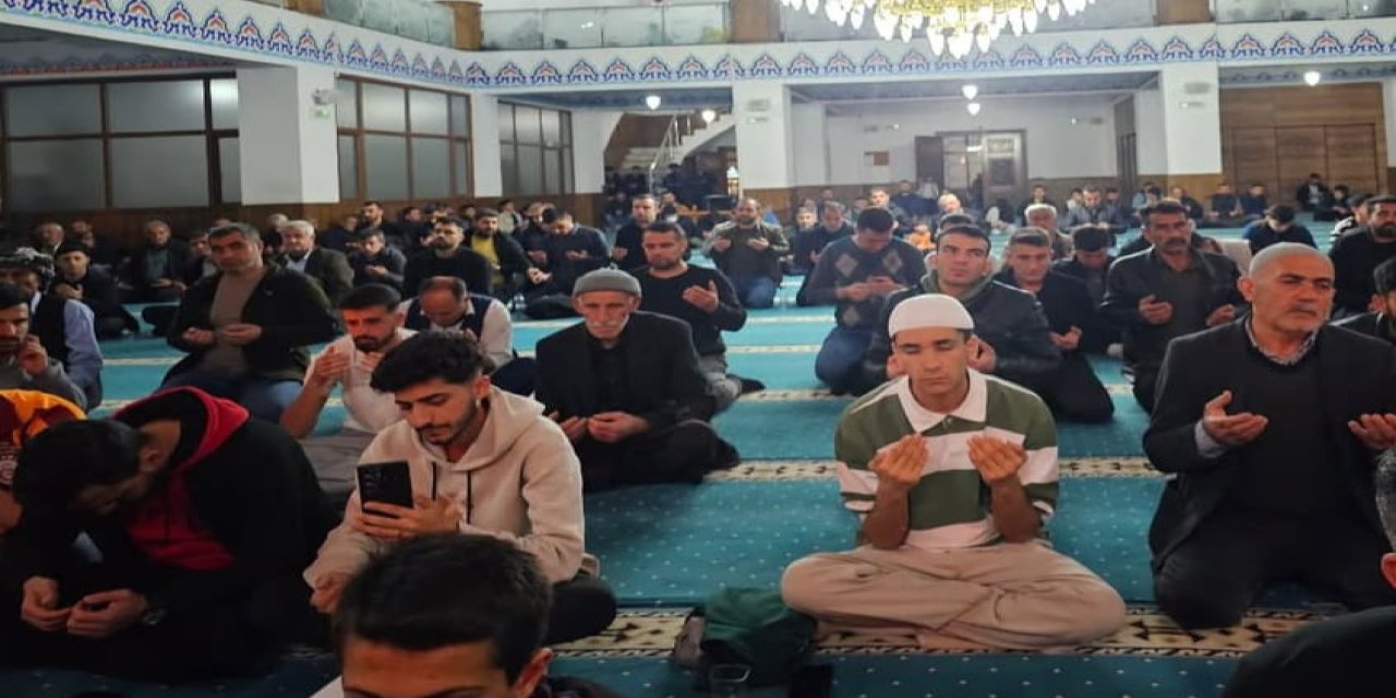 Şırnak'ta Kadir Gecesi, Coşku İçerisinde İhya Edildi