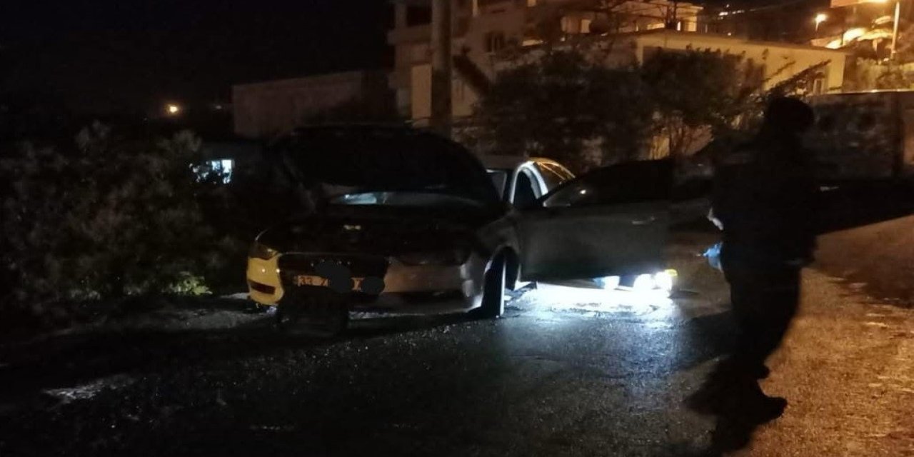 Mersin Bozyazı'da araç yakma girişimi