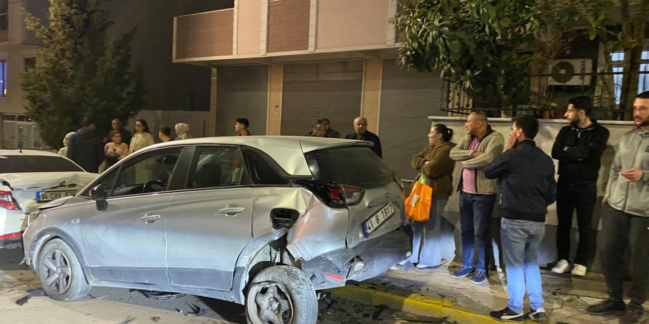 Babasının arabasını kaçırdı, mahalleyi savaş alanına çevirdi