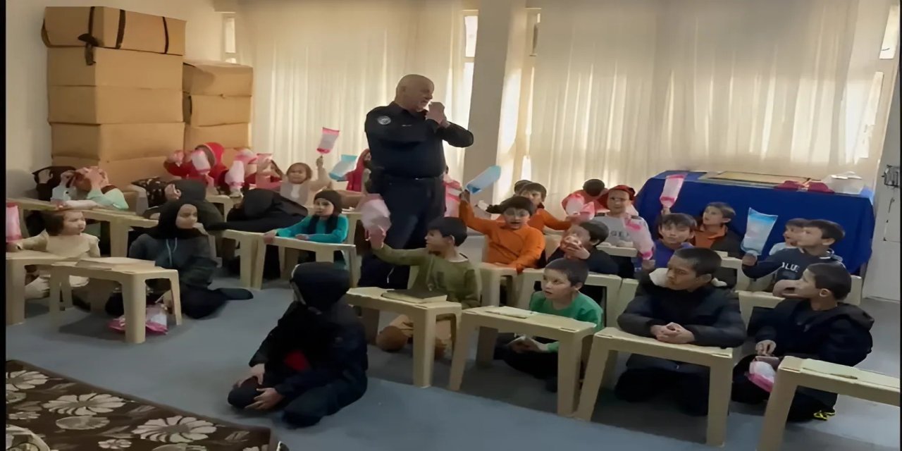 Cizre'den sonra, Ankara'da çocuklara pamuk şekeri ikramı yapıldı