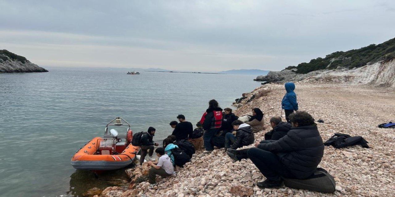 İzmir’de 24 göçmen ve 1 göçmen kaçakçısı yakalandı
