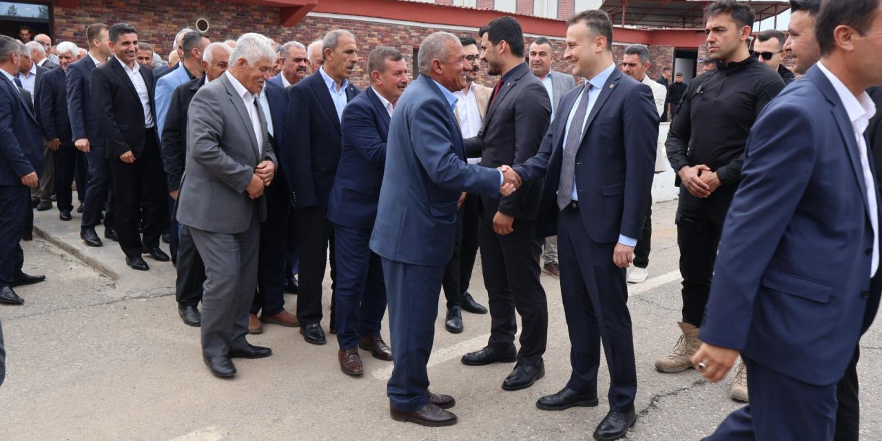 İdil Kaymakamı Anıl Adıgüzel, Halkla bayramlaştı