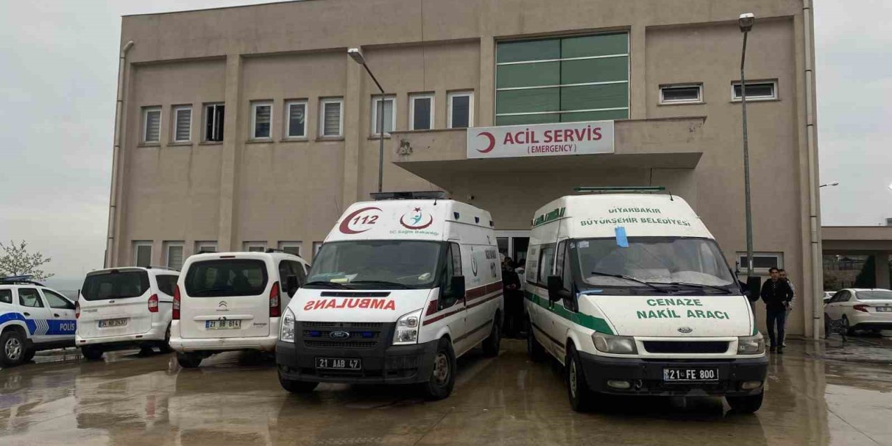 Diyarbakır’da bayramlaşmaya giden arkadaş grubu kaza yaptı: 1 ölü, 6 yaralı
