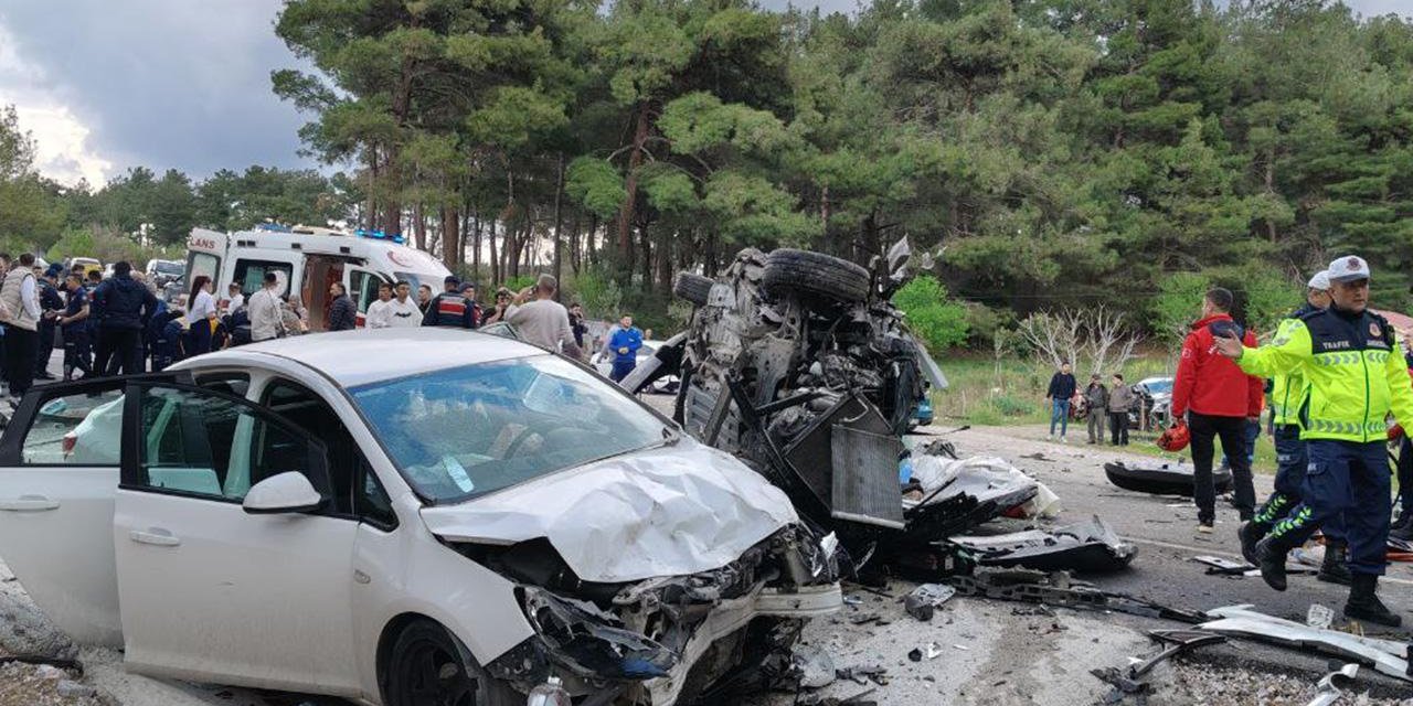 Bayram tatilinin 3 .gününde trafik kazasında 27 kişi hayatını kaybetti