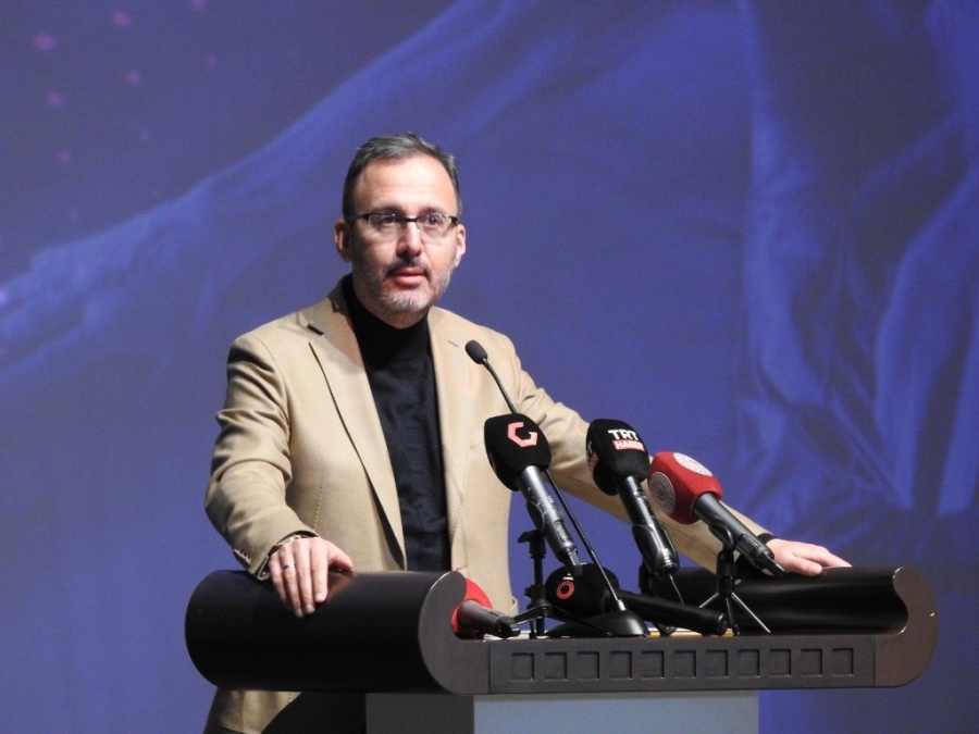 BAKAN KASAPOĞLU: "GENÇLERİMİZ İÇİN HER ALANDA İŞ BİRLİĞİNİ ÖNEMSİYORUZ"