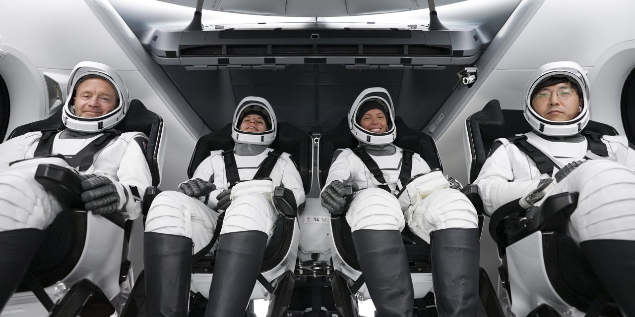 "Fram2" görevi için 4 astronot yörüngeye fırlatıldı