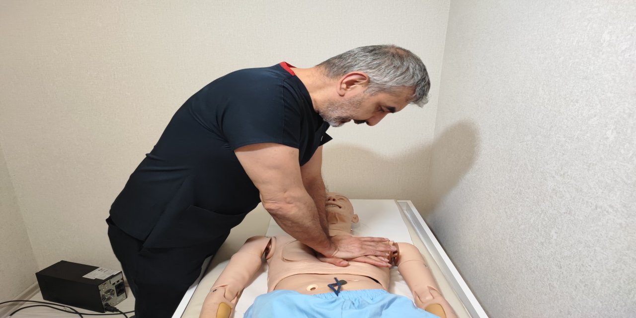 Prof. Dr. Akpınar: "Kalp krizinde kalp masajı çok önemli"