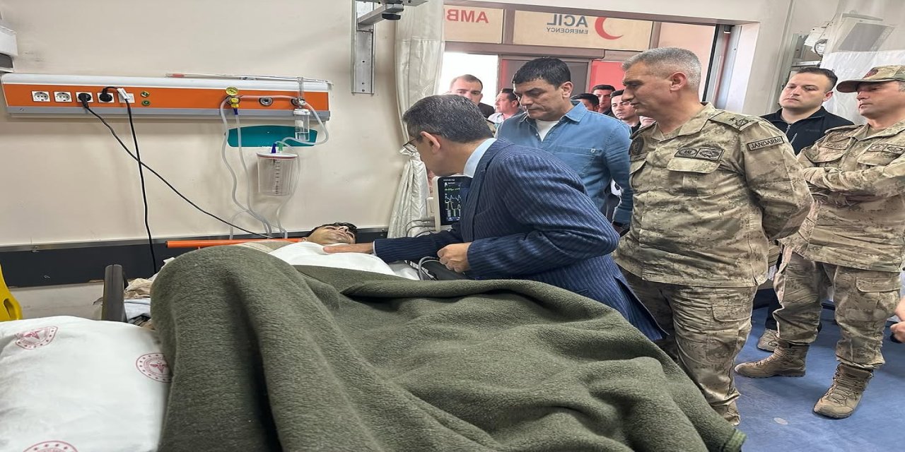 Görevde Yaralanan Askeri Personeli Ziyaret Eden Vali Ekici: “Devletimiz Yanınızda”