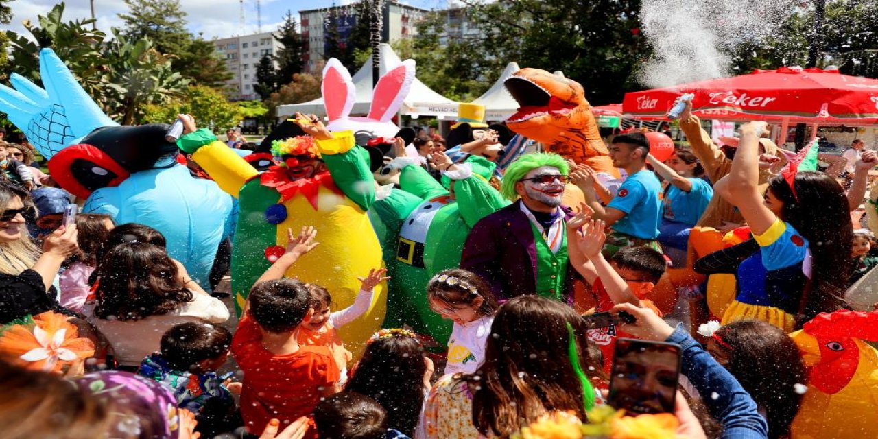 Adana'da karnaval coşkusu sürüyor