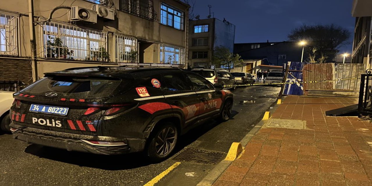 Fatih’te tartıştığı kişiyi bıçakla yaralayan şahıs, polise de saldırmak istedi