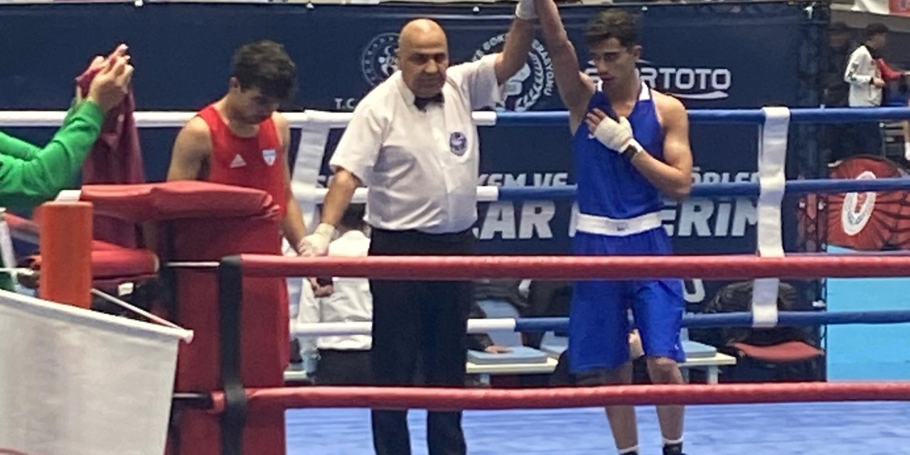 Şırnaklı Sporcular Türkiye A Gençler Liseler Arası Boks Şampiyonasında büyük bir başarıya imza attı